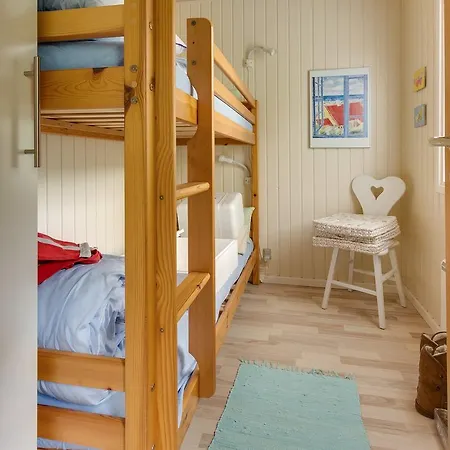 Three-bedroom Holiday In * Hals