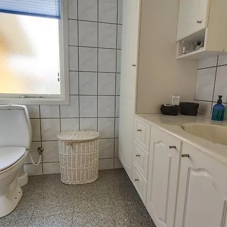 Three-bedroom Holiday In * Hals